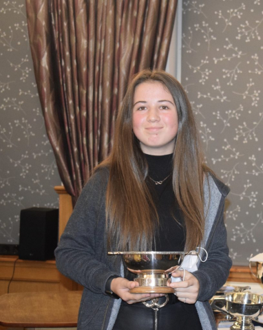 Megan Fallon collecting Thomson Trophy for Broomieknowe (Division 2)